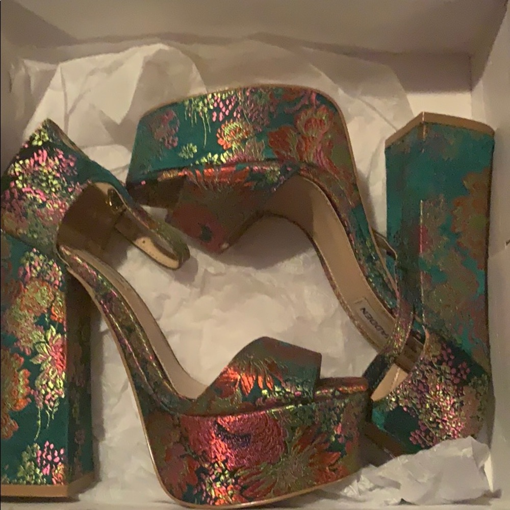Heels - Picture 2 of 4